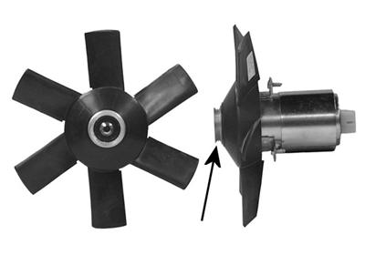 Moteur avec hélice ventilateur gauche, modèle essence avec climatisation
