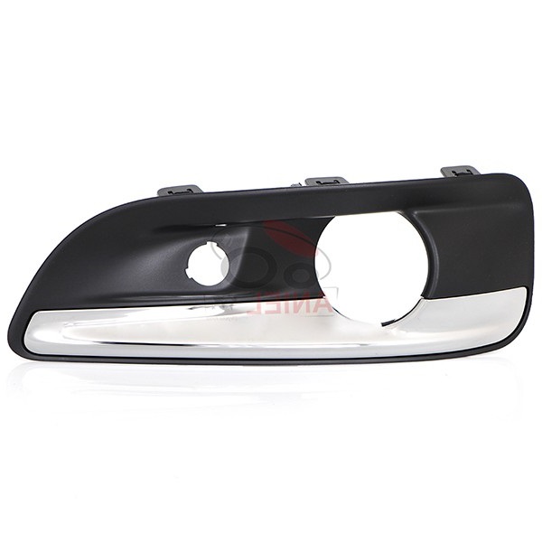 Grille de pare-chocs avant gauche, avec emplacement antibrouillard, avec emplacements radars, avec chrome