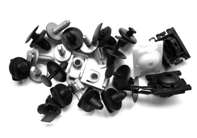 Kit de fixation d'aile avant